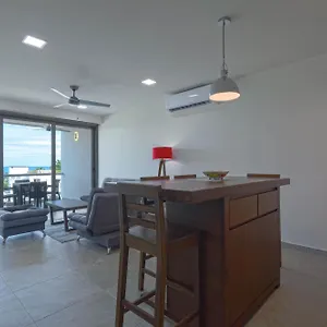 https://la-poza-suites.quintano-roohotels.com